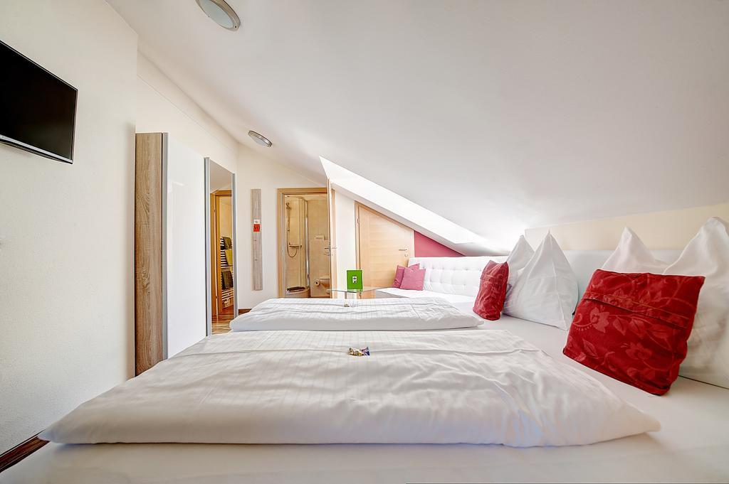 Hotel Buerglstein Saint Wolfgang Chambre photo